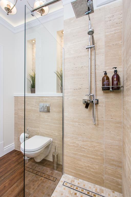 Executive 2-Bedroom Apartment Krasków Dış mekan fotoğraf