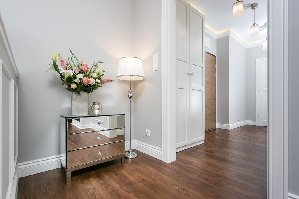 Executive 2-Bedroom Apartment Krasków Dış mekan fotoğraf