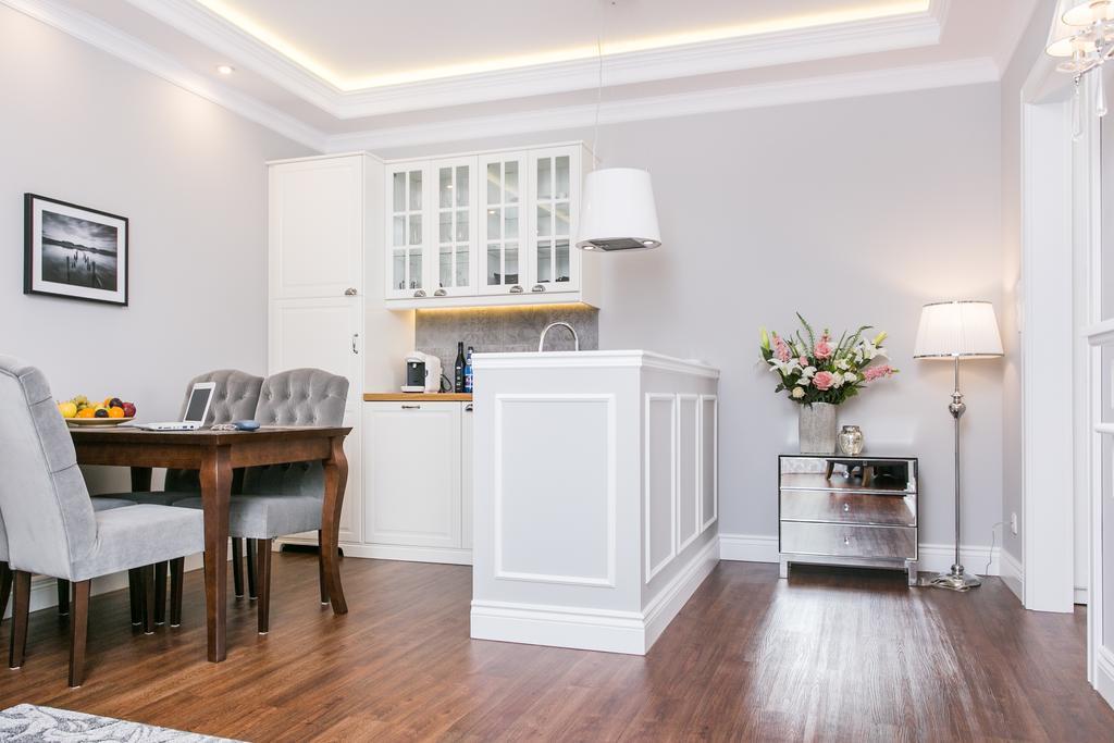 Executive 2-Bedroom Apartment Krasków Dış mekan fotoğraf